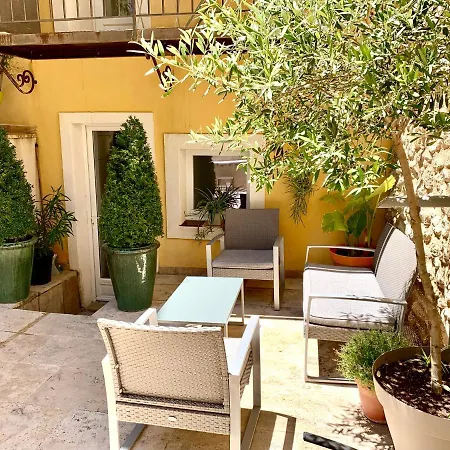 La Maison Du Courtil, Pistache-chocolat * מוסטיה-סן-מארי